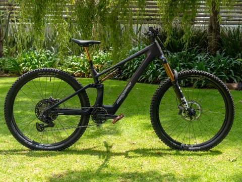 Review en el Trail: Megamo Reason