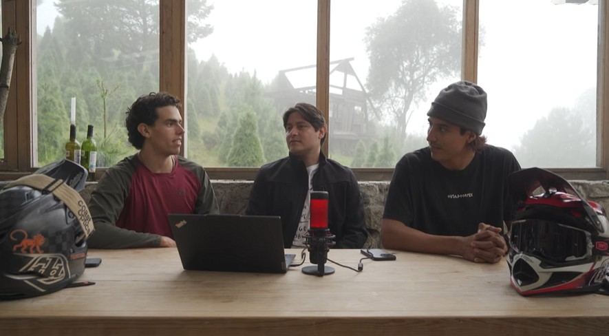 Equipo de La Teoría del Flow grabando